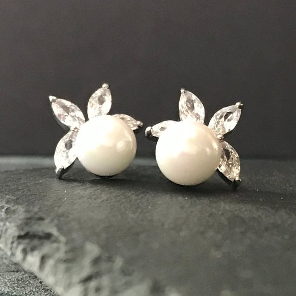 Shell Pearl Studs - NEW, Never Worn - Picture 1 of 4